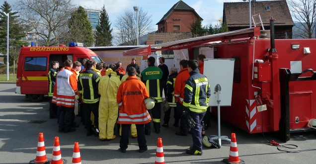 Die Führungsgruppe als Bestandteil der Einsatzleitung (Foto: Feuerwehr Heidelberg) Die Führungsgruppe als Bestandteil der Einsatzleitung (Foto: Feuerwehr Heidelberg)
