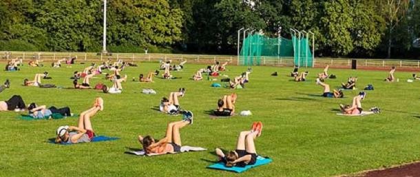 Summer Fitness Special am ISSW (Foto: ISSW - UNI HD) Menschen beim Summer Fitness Special am ISSW