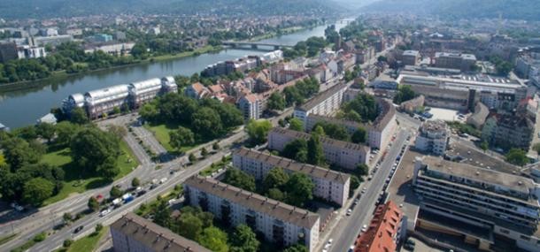 Westliches Bergheim (Foto: Buck) Bergheim West und Neckar von oben