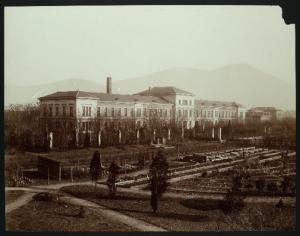 Psychiatrie an der Vossstrasse zu Beginn des 19. Jahrhunderts (Graph. Slg. A 775, UB Heidelberg, online: https://heidicon.ub.uni-heidelberg.de#/detail/745165) Psychiatrie an der Vossstrasse zu Beginn des 19. Jahrhunderts