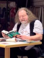 Friedhelm Schneidewind (Foto: Literaturkreis Phantastische Gemeinschaft Rodgau). Friedhelm Schneidewind (Foto: Literaturkreis Phantastische Gemeinschaft Rodgau).