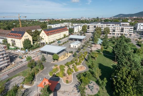 Luftaufnahme des Anderen Park (Foto: Christian Buck) Der Andere Park in der Südstadt aus der Luft. Im Hintergrund sind Häuser