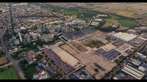 Der Economypark liegt auf der gemeinsamen Gemarkungsgrenze der Städte Heidelberg und Leimen. (Foto: theVision) Luftaufnahme eines Industriegebiets