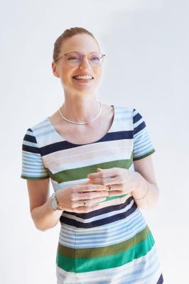 Michaela Jaap, Head of Corporate Culture & Responsibility bei Hays und stellvertretende Vorsitzende des Vorstands der Charta der Vielfalt, hält beim Diversity Day am 19. Mai 2026 im Rathaus einen Impulsvortrag zu Vielfalt als Wettbewerbs- und Standortfaktor. (Foto: Christina Stihler, Ideas for millions) Michaela Jaap
