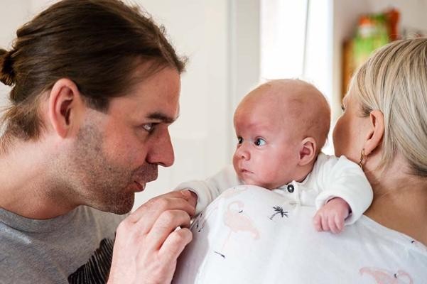 Thema: Beratung Eltern und Kinder (Foto: Kai Pilz) Elternpaar mit Baby