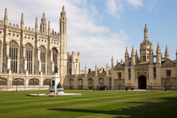 Cambridge King's College Chapel and The Screen (Foto: Iain Lewis/www.visitcambridge.org) Cambridge King's College Chapel and The Screen (Foto: Iain Lewis/www.visitcambridge.org)