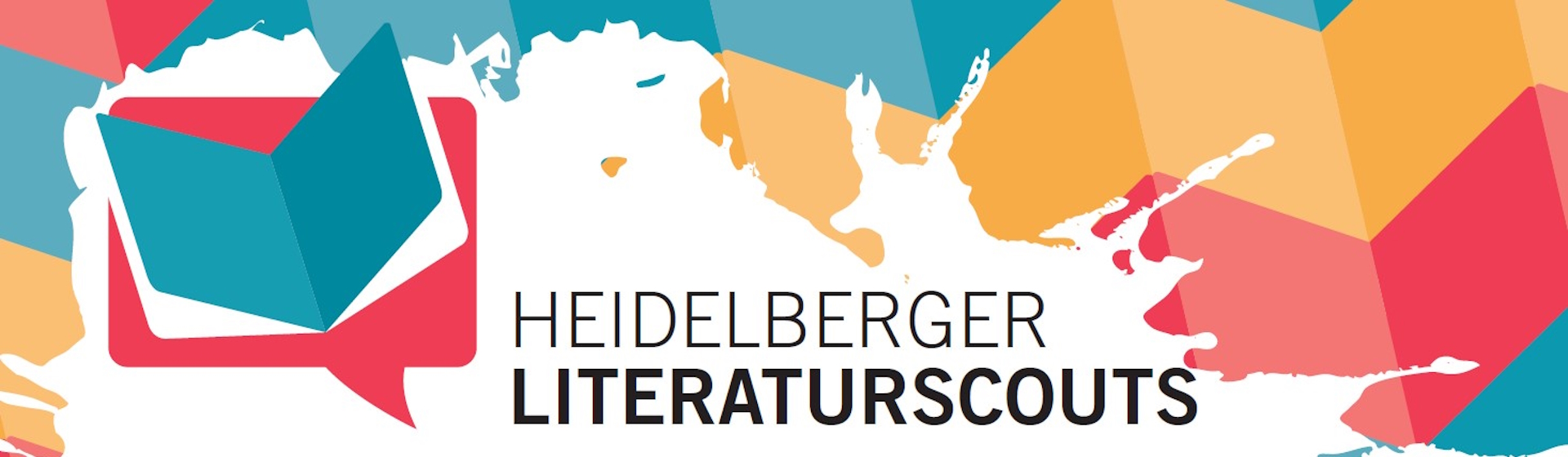 Bücherstapel vor Alter Brücke