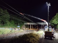Bauarbeiten an Gleisen bei Nacht