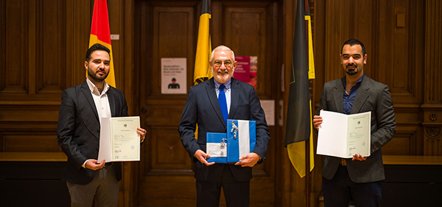 Einbürgerungsfeier mit Bürgermeister Wolfgang Erichson. (Foto: Rothe)